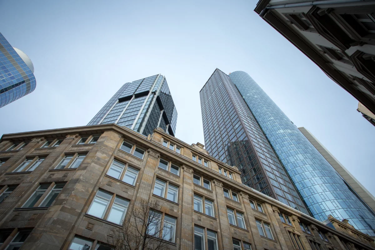 Gdzie zarezerwować salę szkoleniową w hotelu: platformy i porównanie ofert